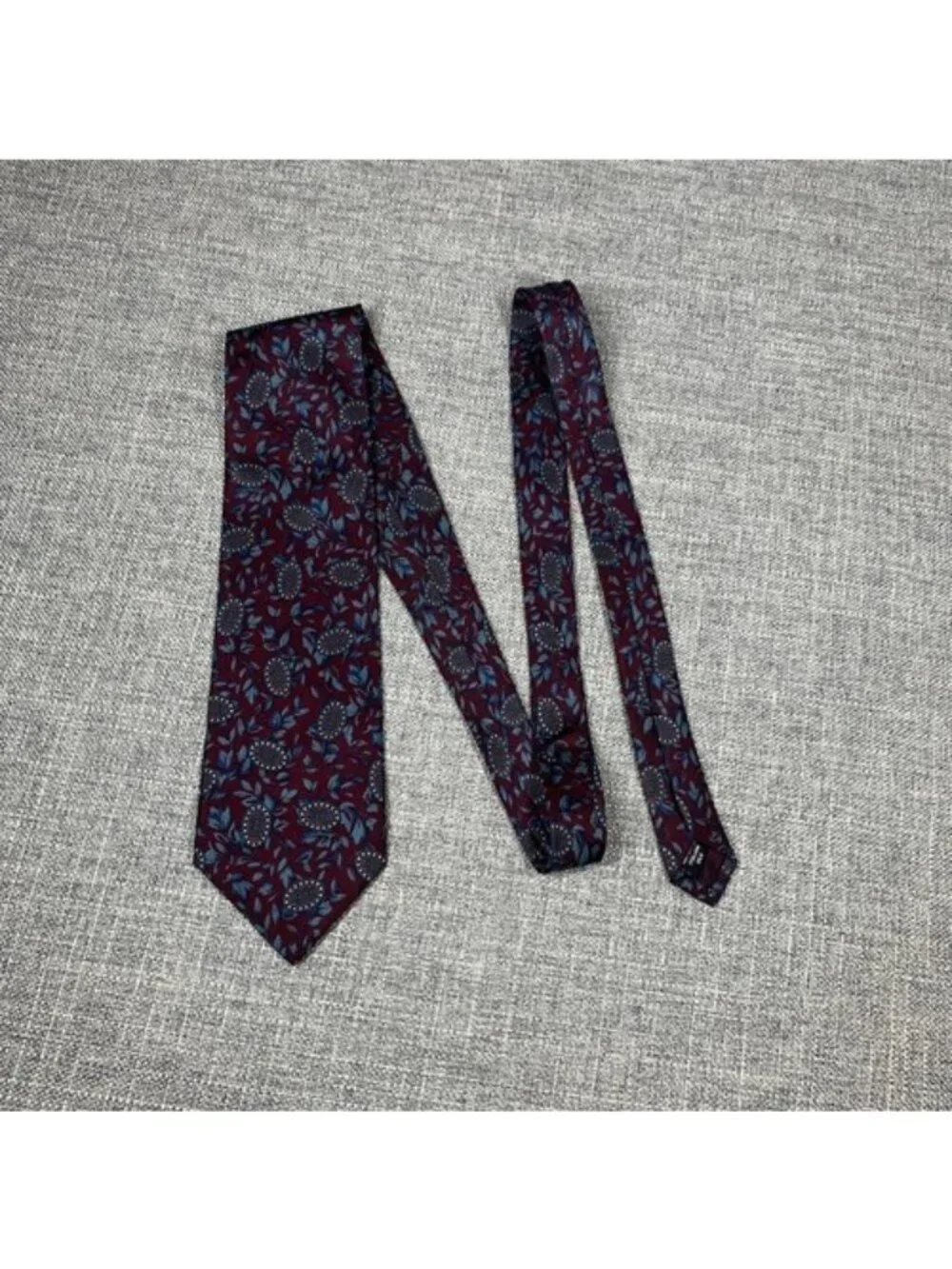 Kuppenheimer Mens Neck Tie Maroon Circle & Leaf Pattern 100% Italian Silk